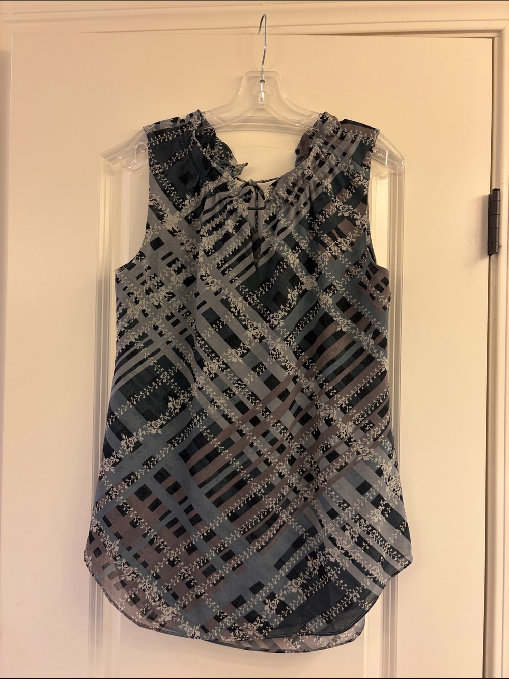 CAbi Black & Gray Patterned Sleeveless Tie-Neck Camisole